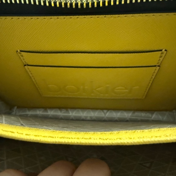 Botkier Mint Condition crossbody leather 
“cobble hill” style in “Sunny” yellow - Picture 2 of 9